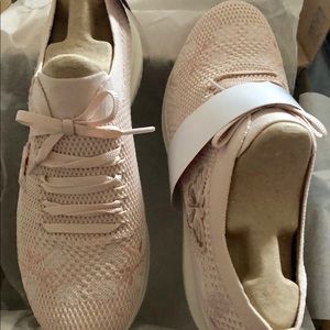 skechers ultra flex fly away